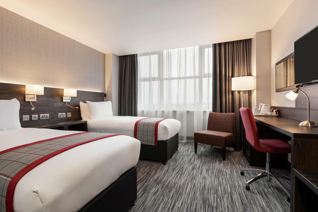 Ramada East Kilbride Hotel Kültér fotó